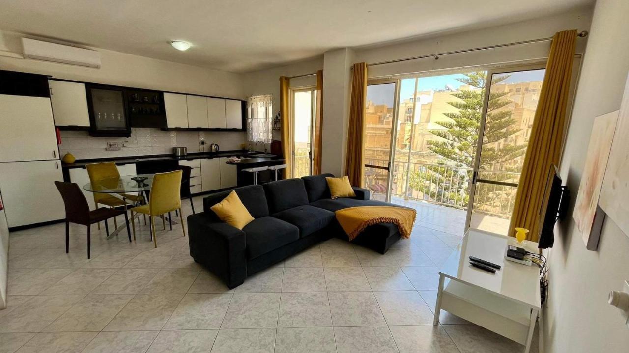 Sea View And Valley View Flat In Marsalforn Apartment Exterior photo